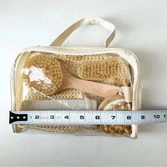 Wood & Winston Massage Bath Loofah Spa Gift Set - Picture 5 of 8